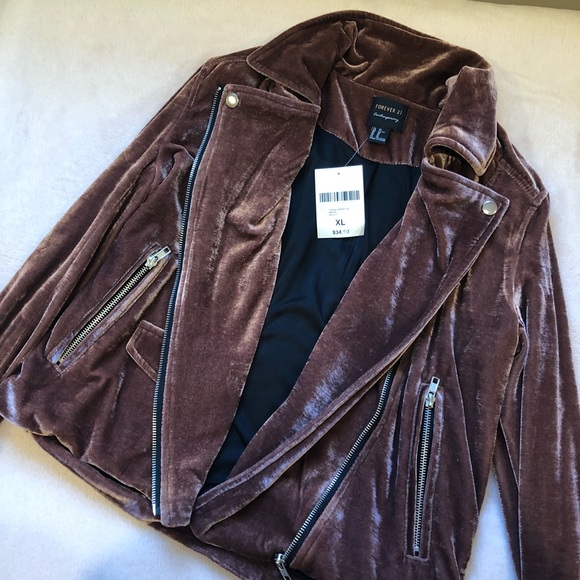 Forever 21 Jackets & Blazers - Velvet jacket 💕